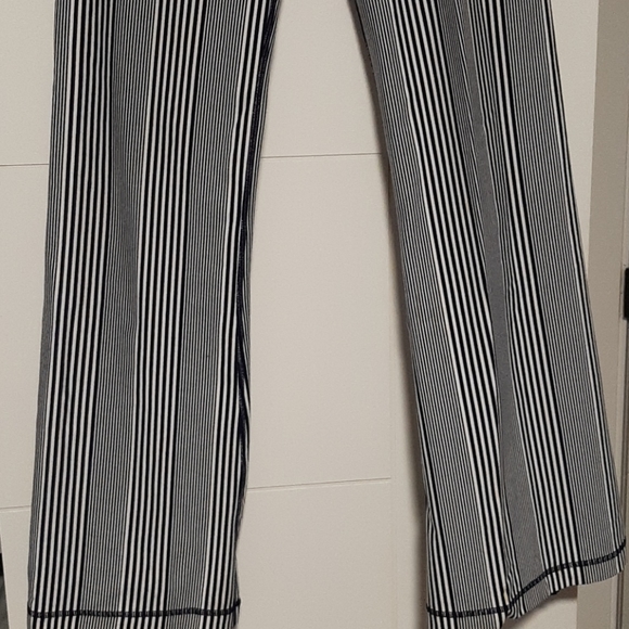 Lululemon pants white and blue - Picture 3 of 6